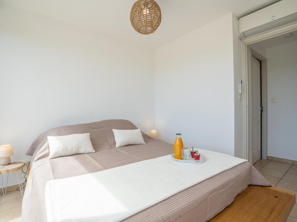 Les Embruns-16 By Interhome Apartment *